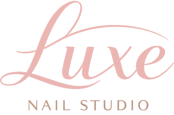 Luxe nail studio logó